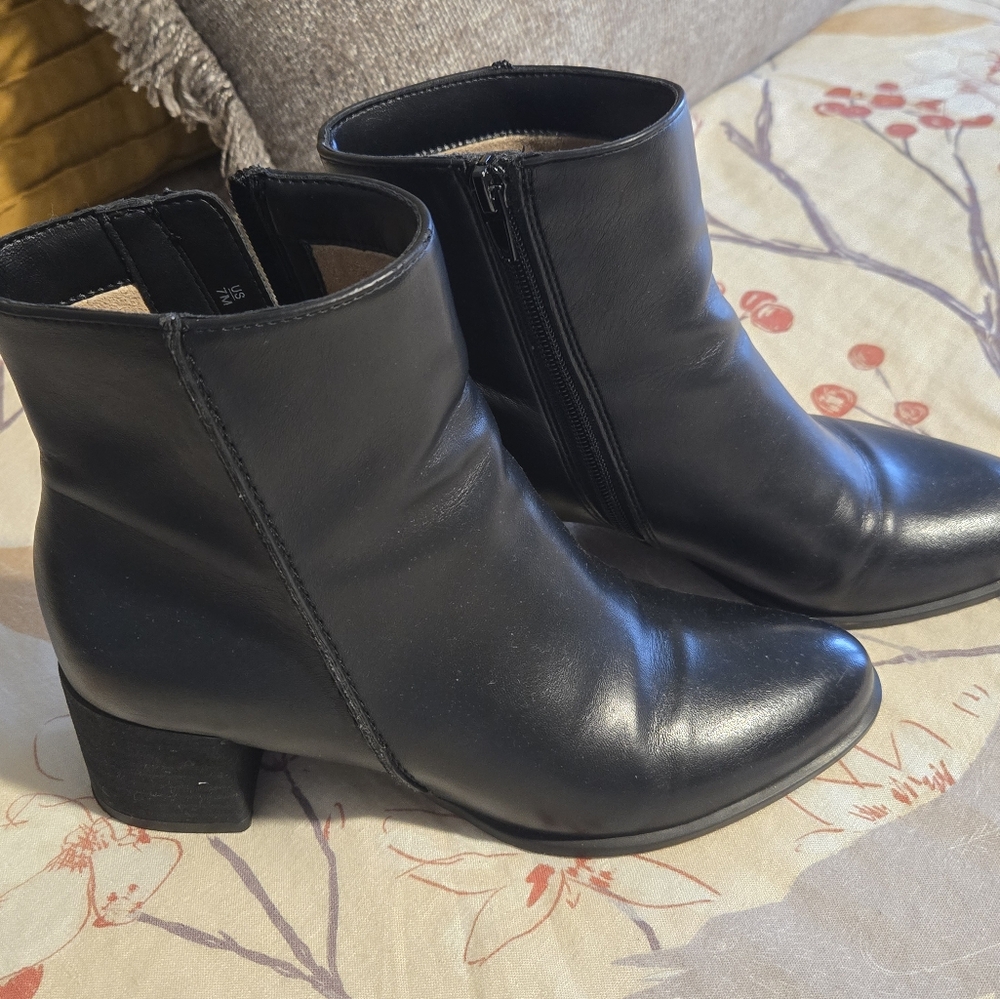 Soul Black Booties - size 7